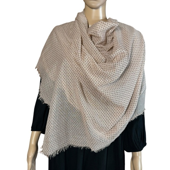 Massimo Dutti Large Rectangle Scarf 60 x 72 | eBay Massimo Dutti Large Rectangle Scarf 60 x 72